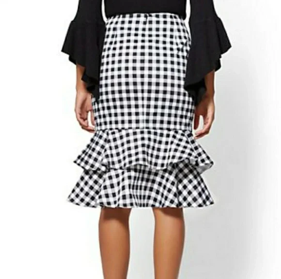 Red Poplin Wrap skirt - Picture 2 of 2